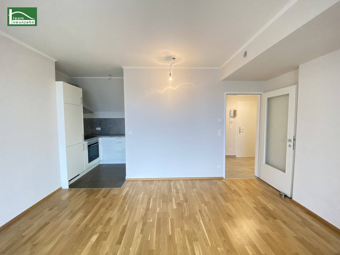 Courtyard-facing new build apartment near S-Bahn S7 Kaiserebersdorf with large loggia and storage room