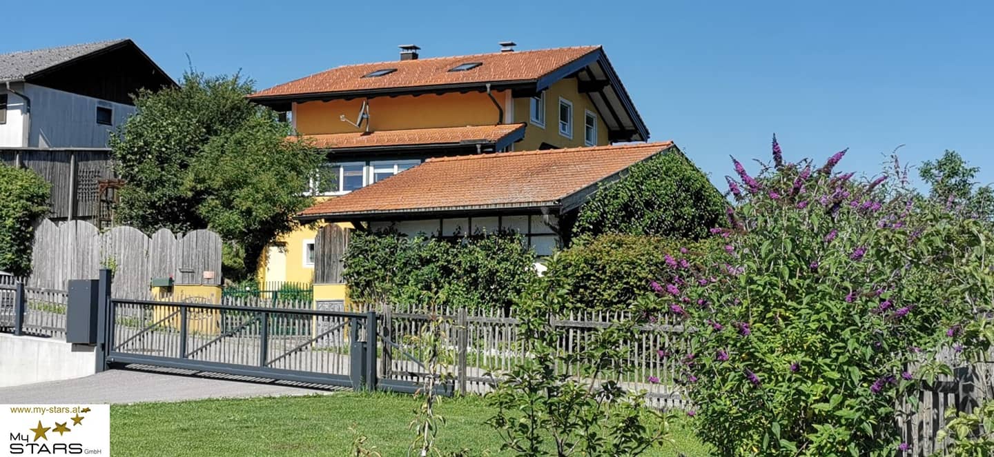 Traumhaus nahe dem Mattsee: 6 Zimmer, Wintergarten, Carport – Ihr neues Zuhause wartet!