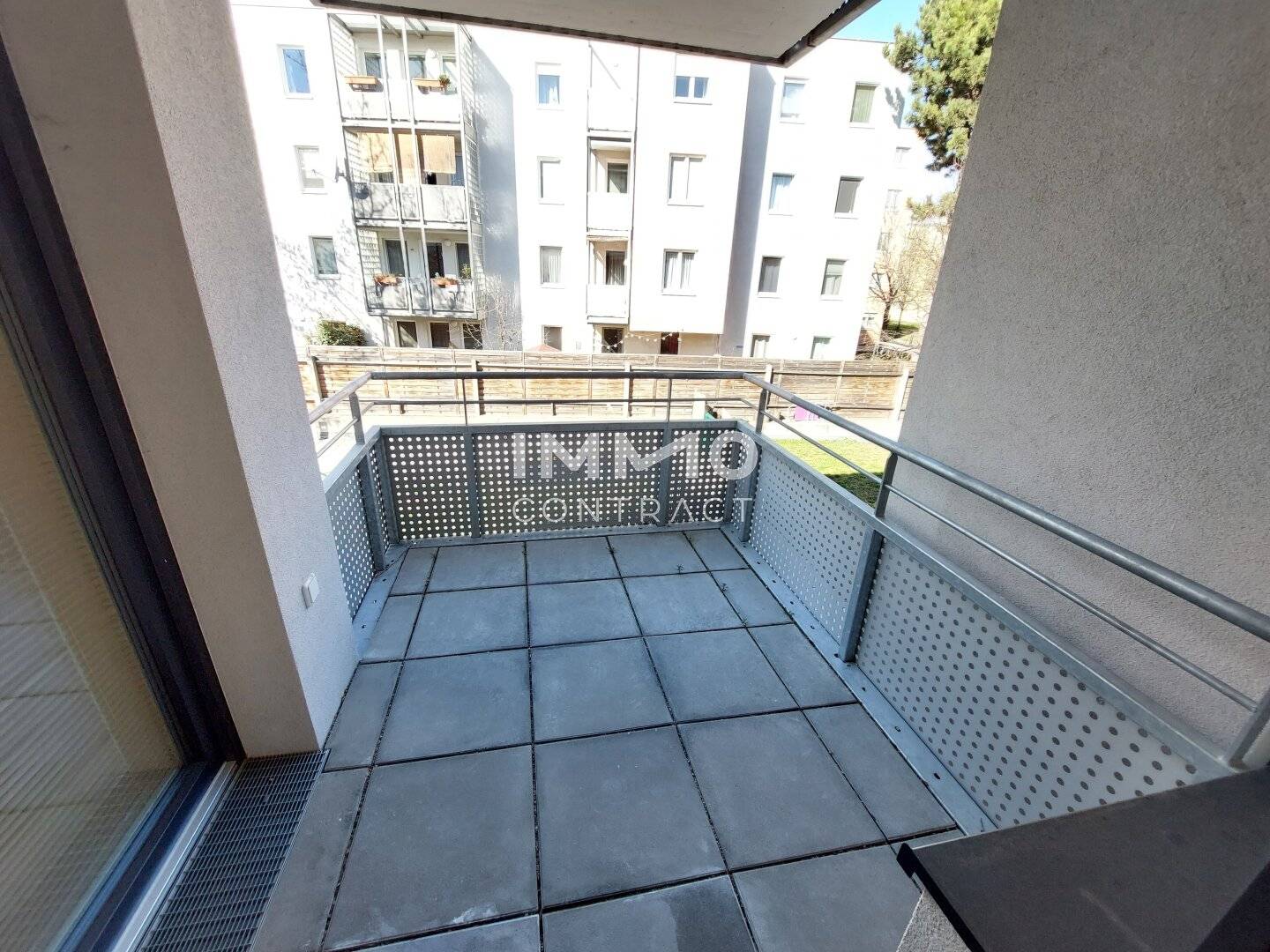 Neuwertige Wohnung in ruhiger Lage mit Westbalkon