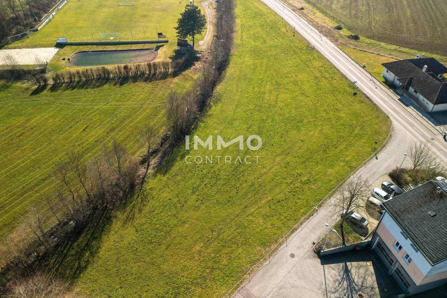 Large plot Treubach 5,490m²