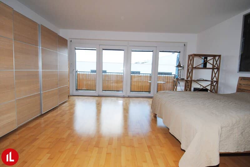 Schwechat: 42m² Garçonnière m. Loggia