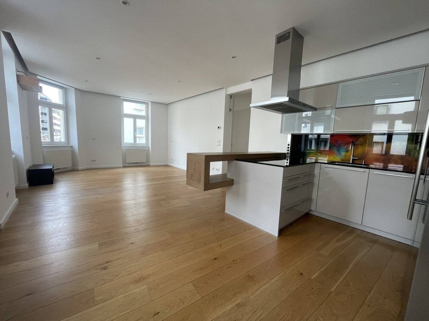 Wohnung neuwertige Markenküche barrierefrei