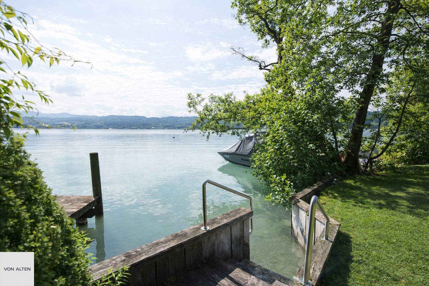 Grundstück mit Seezugang in Velden