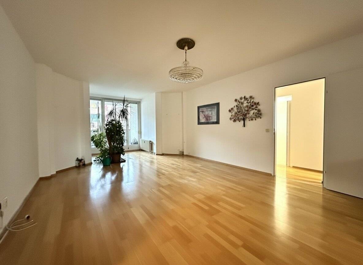 Wohnung mit Loggia und zwei Küchen in ruhiger Lage