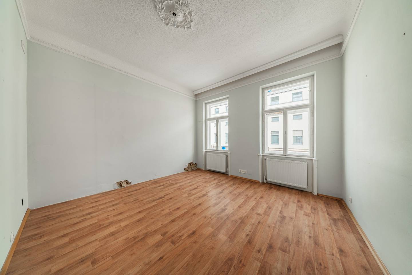 Wohnung Altbau mit Potenzial U Bahn nahe