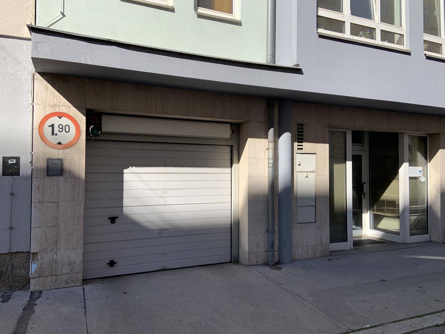 Tiefgaragenstellplatz in Wien 1100