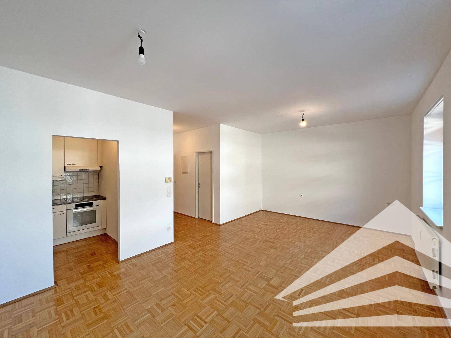 Quiet 1-room flat in Linz city centre