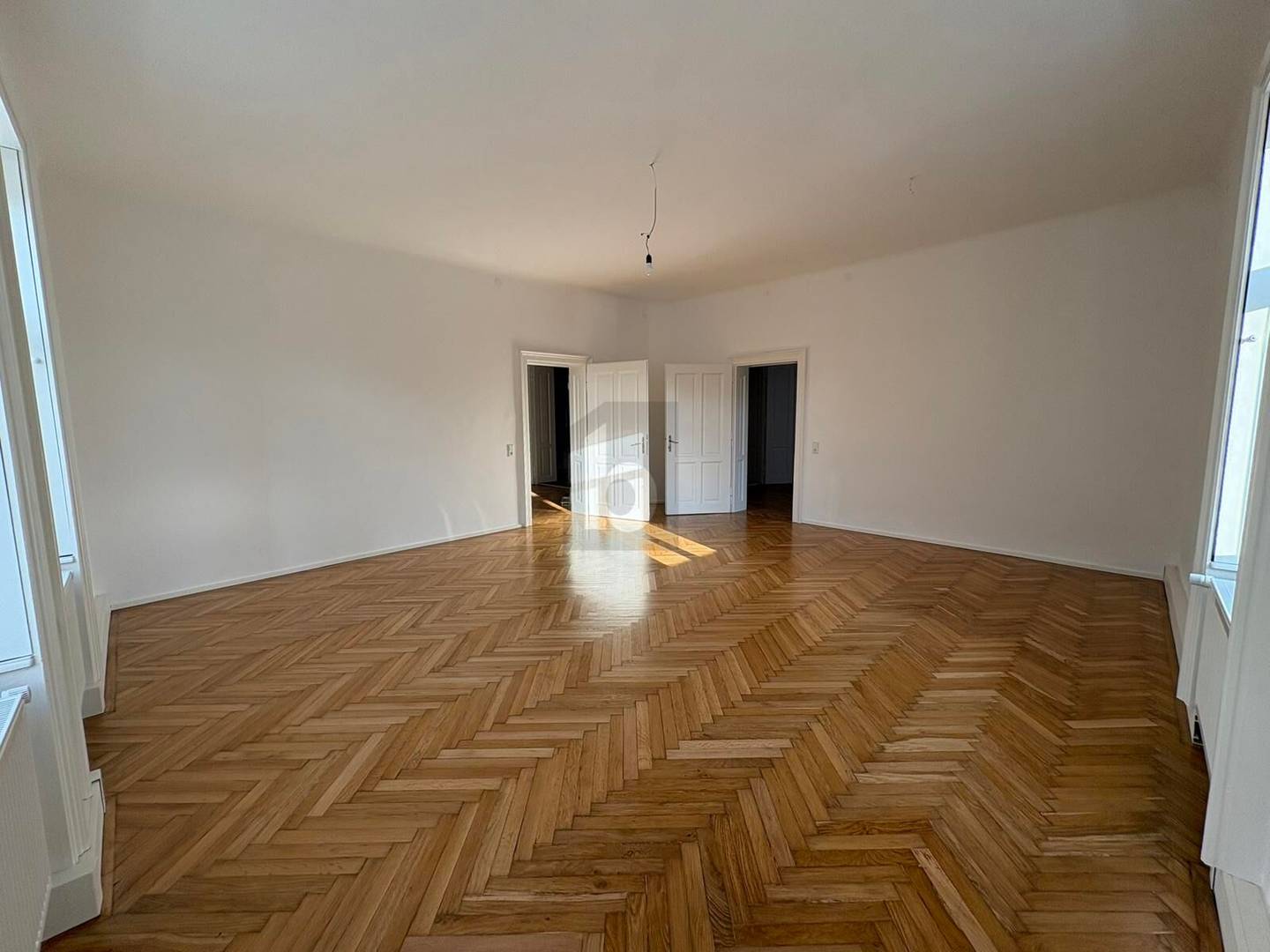 Generalsanierte Villa als repräsentative Altbauwohnung