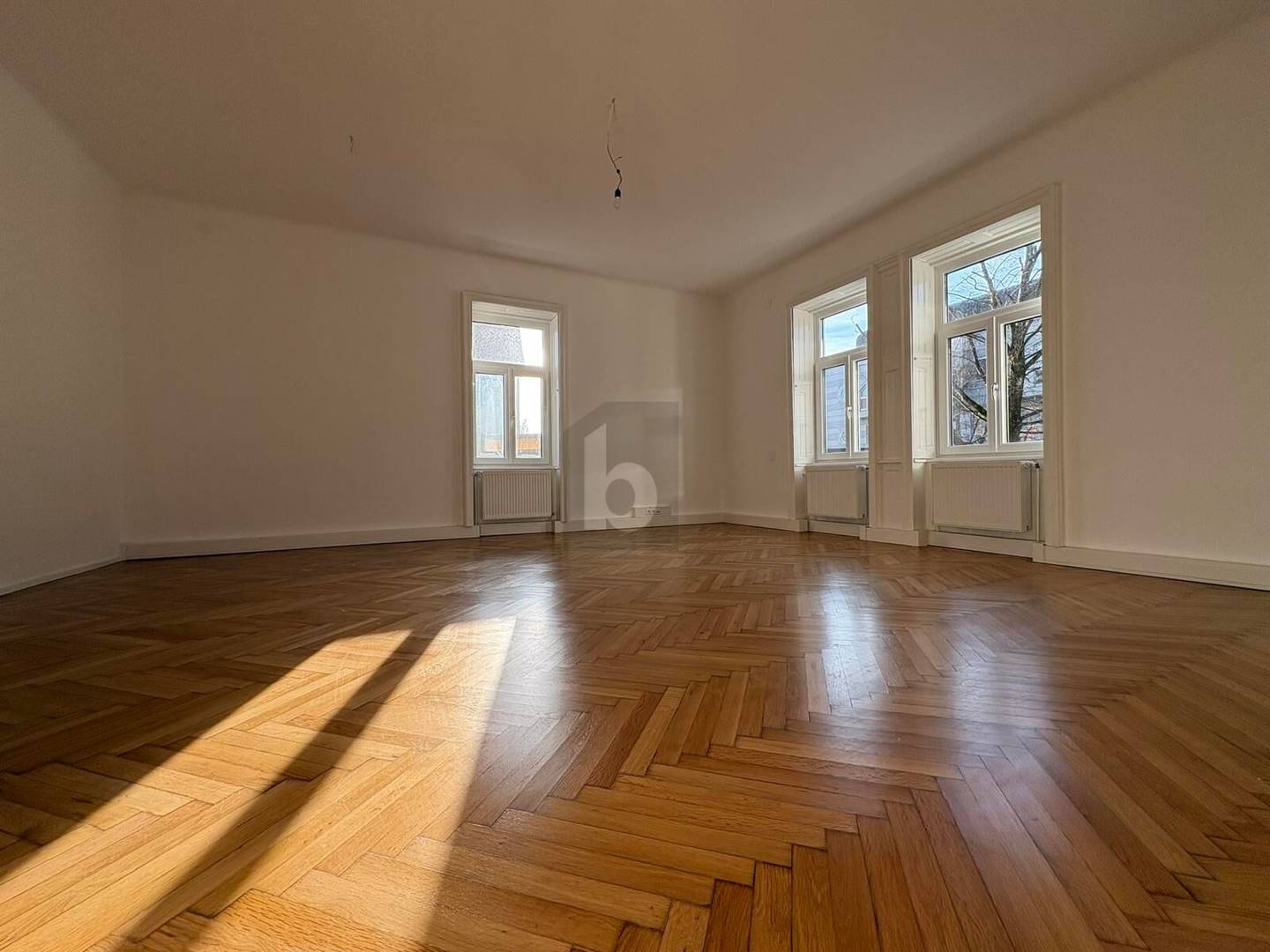 Generalsanierte Villa als repräsentative Altbauwohnung