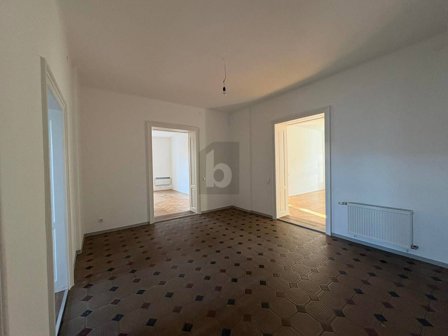 Generalsanierte Villa als repräsentative Altbauwohnung