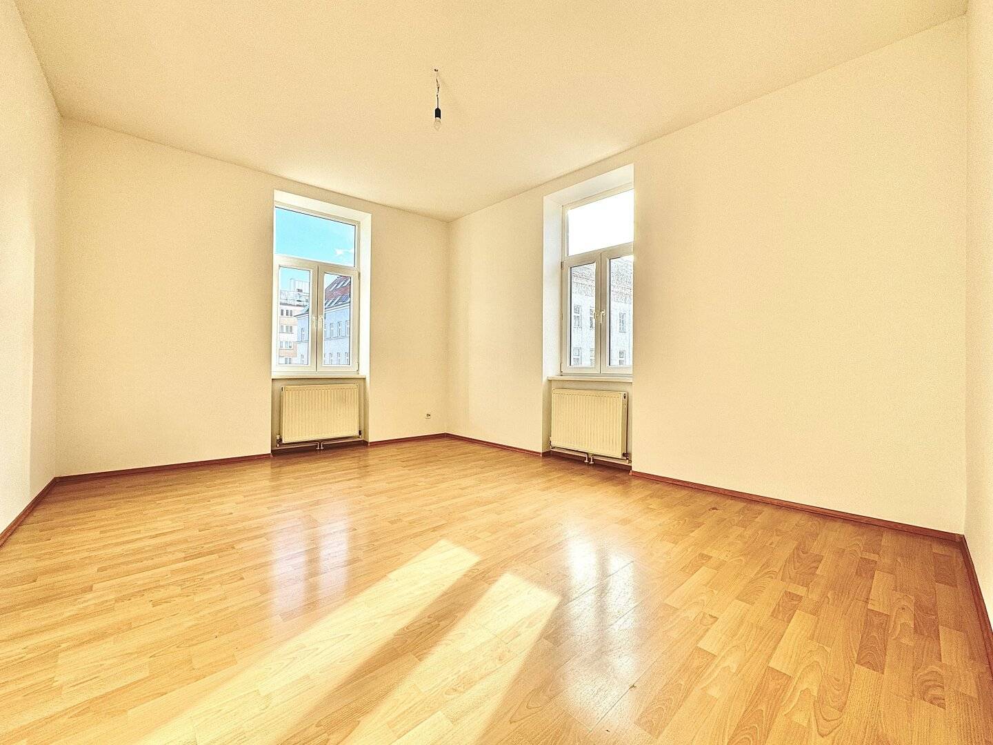 Großzügige Wohnung mit Lift nahe U1