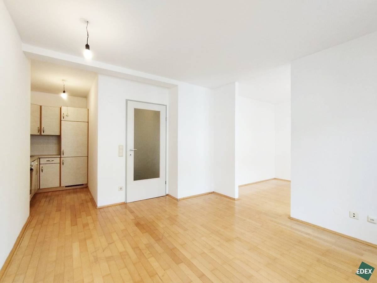 Helle 1,5-Zimmer-Wohnung nächst U4