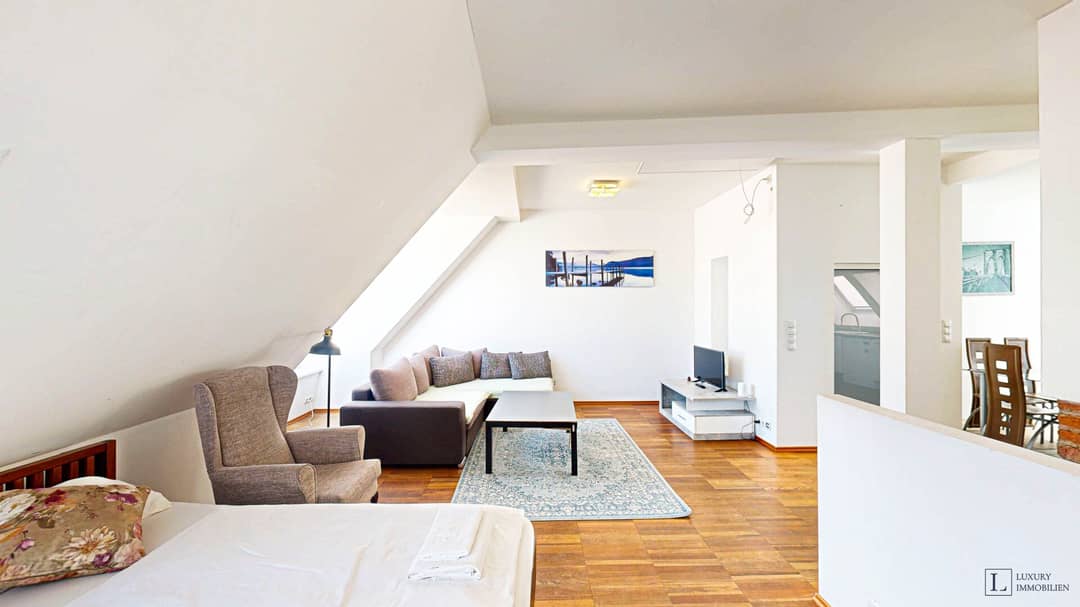 Dachgeschosswohnung mit Terrasse nahe Belvedere