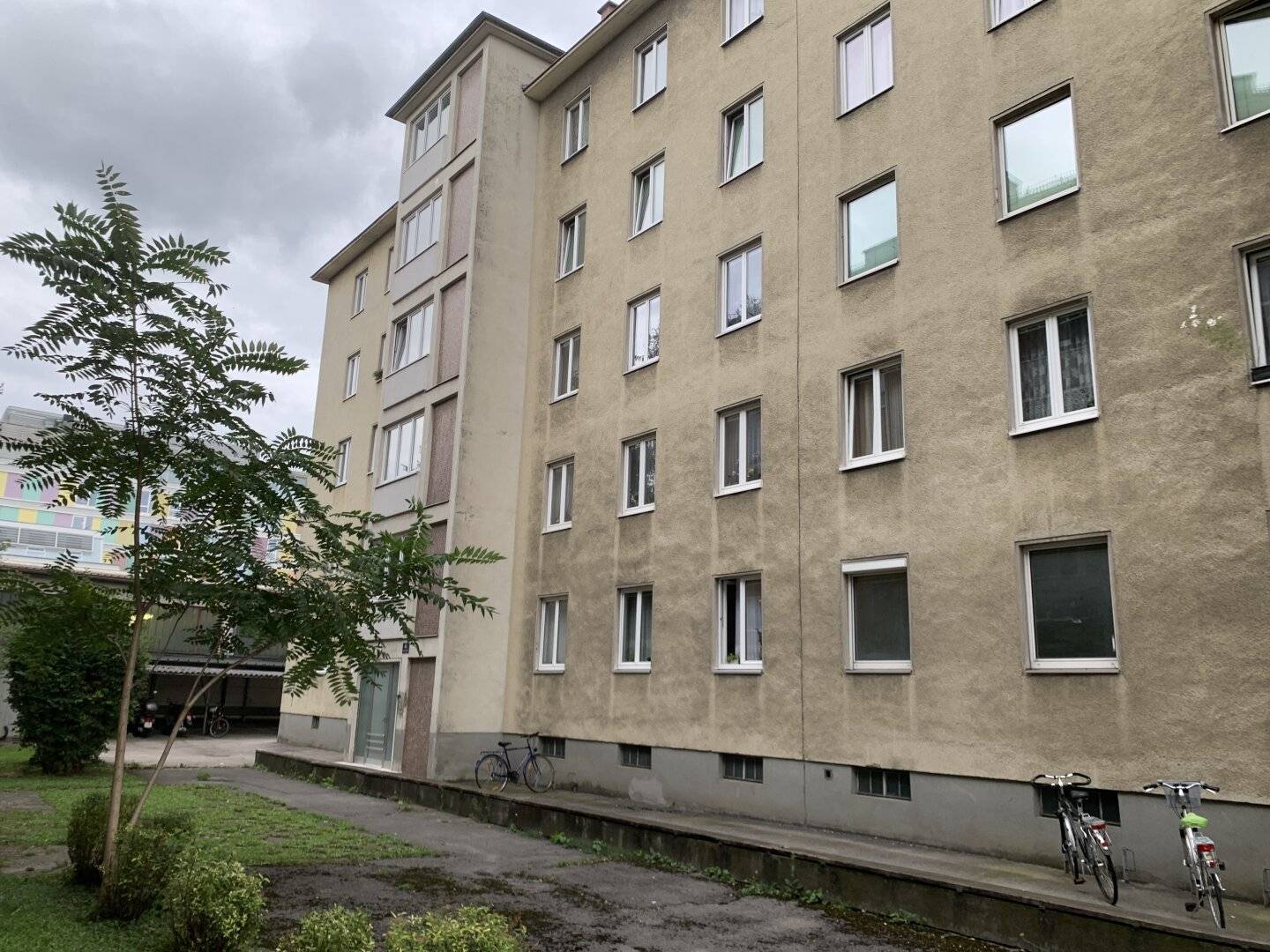 Bright two-room apartment with excellent infrastructure