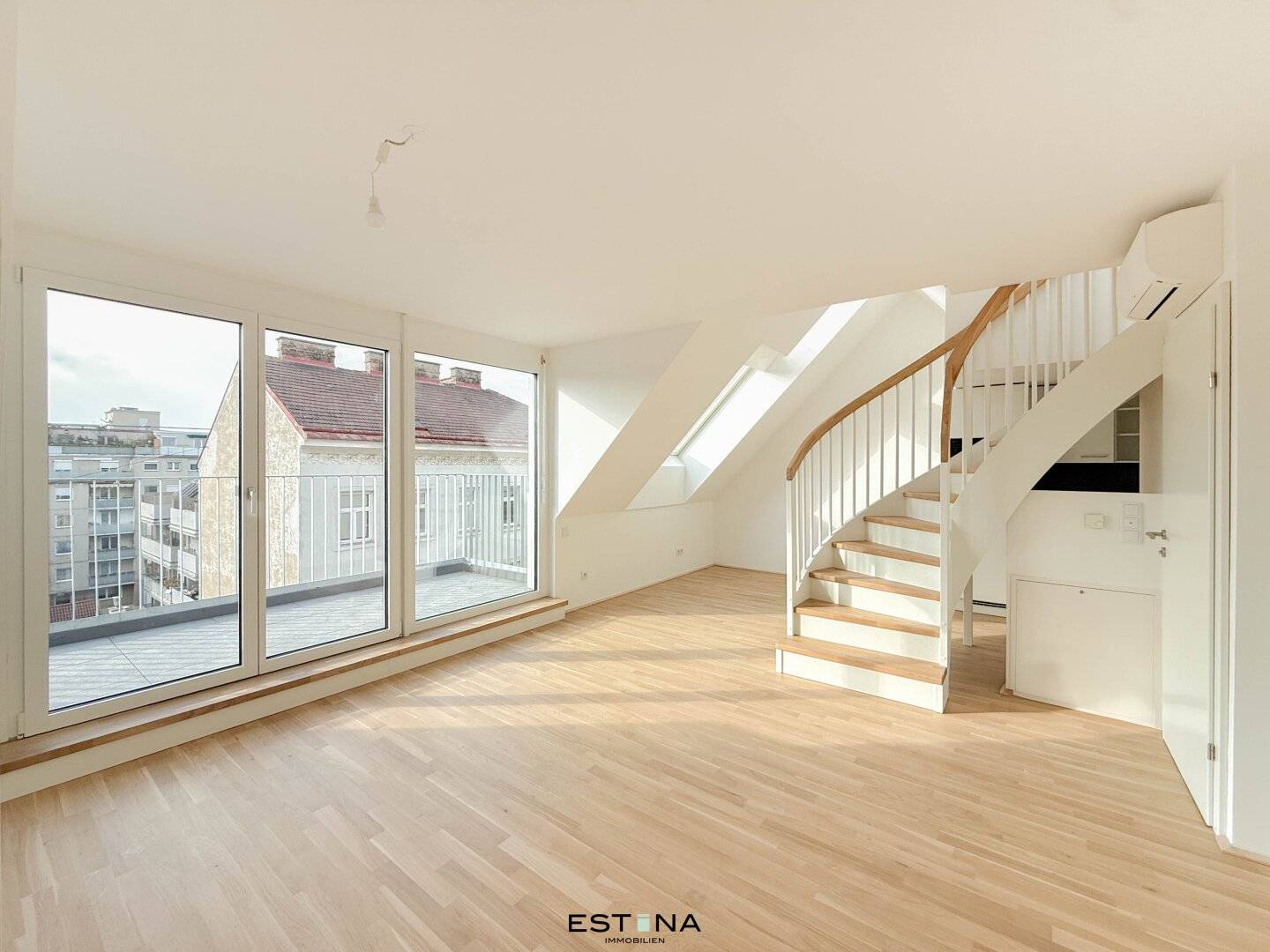 Dachgeschosswohnung mit Terrasse und Tiefgarage