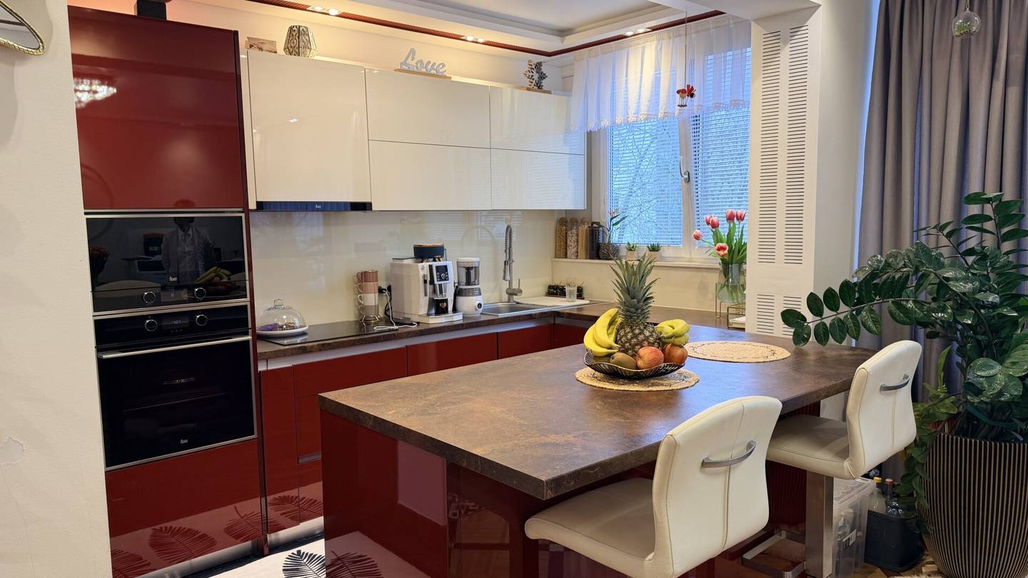 Generalsanierte Wohnung mit großem Kellerraum
