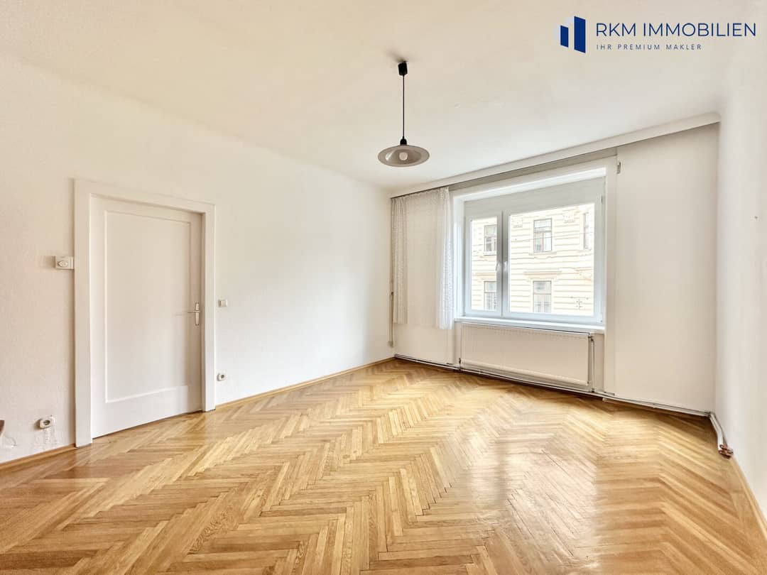 Wohnung zentral helle Räume Loggia Parkblick