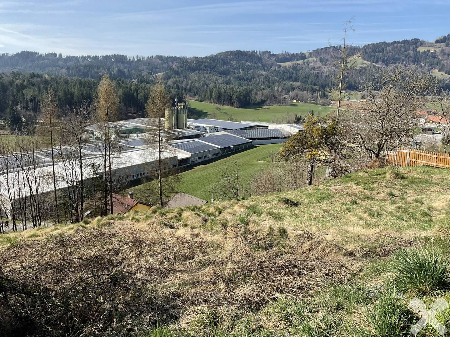 Hanggrundstück 2062 m² bei Wies