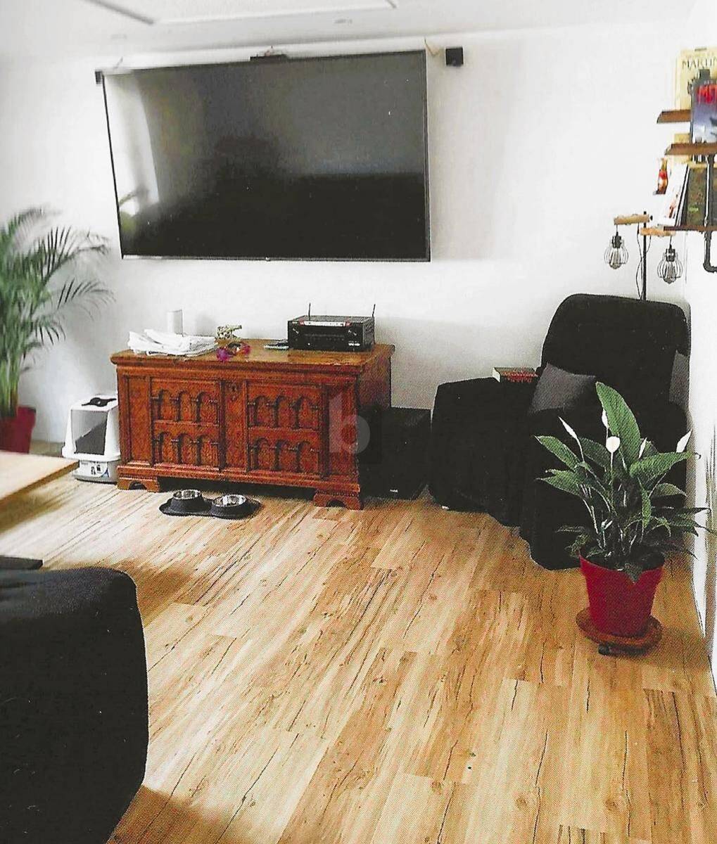 Renoviert und ruhig mit privatem Garten Familienwohnung