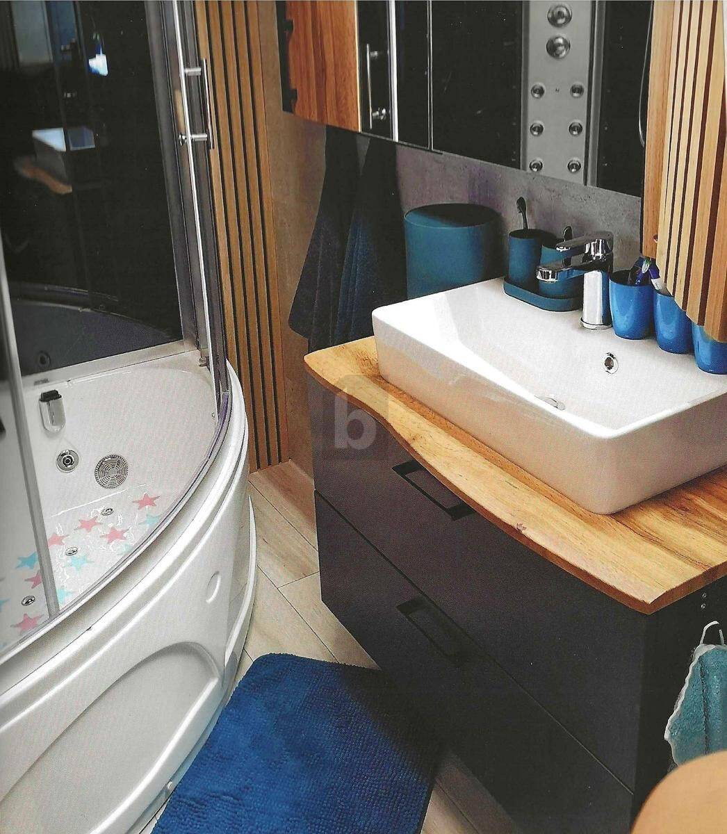 Renoviert und ruhig mit privatem Garten Familienwohnung