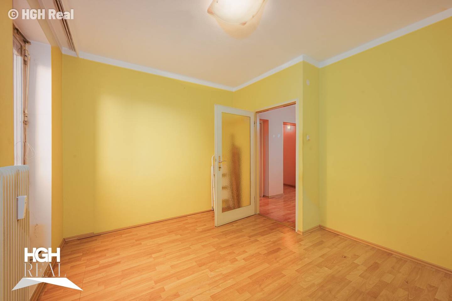 Apartment near U1 Kagraner Platz courtyard loggia