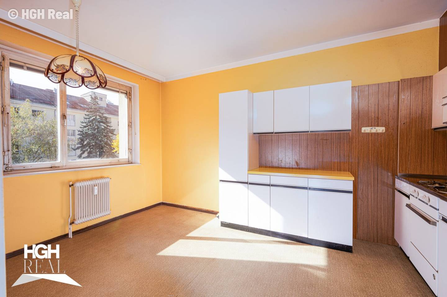 Apartment near U1 Kagraner Platz courtyard loggia