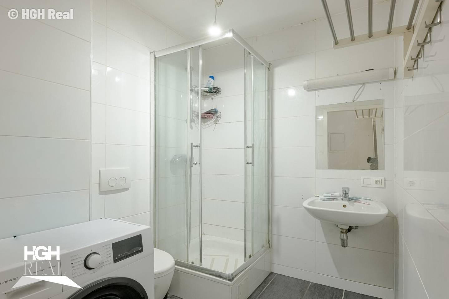 Apartment with two separate units and lift near U1