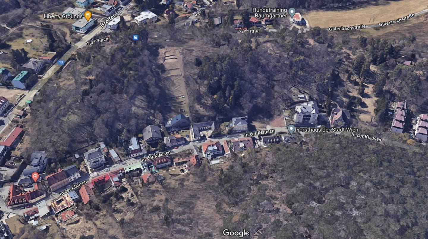 Building plots in a particularly beautiful villa green quiet location including building permit for a single family house