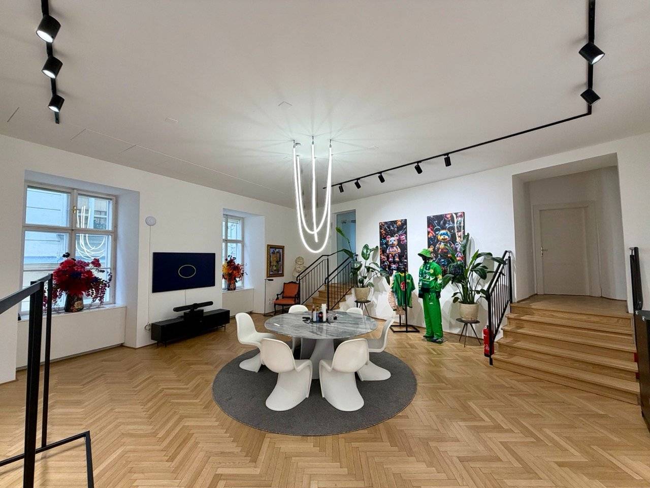 Historic Office 140m² Inner City