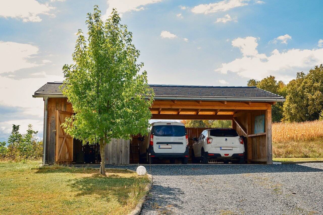 Modernes Landhaus mit großer Liegenschaft und Baureserve