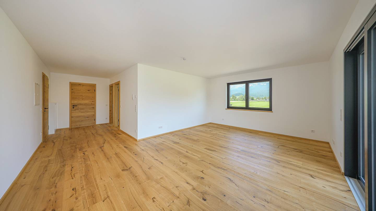 Neubauwohnung mit Panoramablick Bergwelt und Terrassen