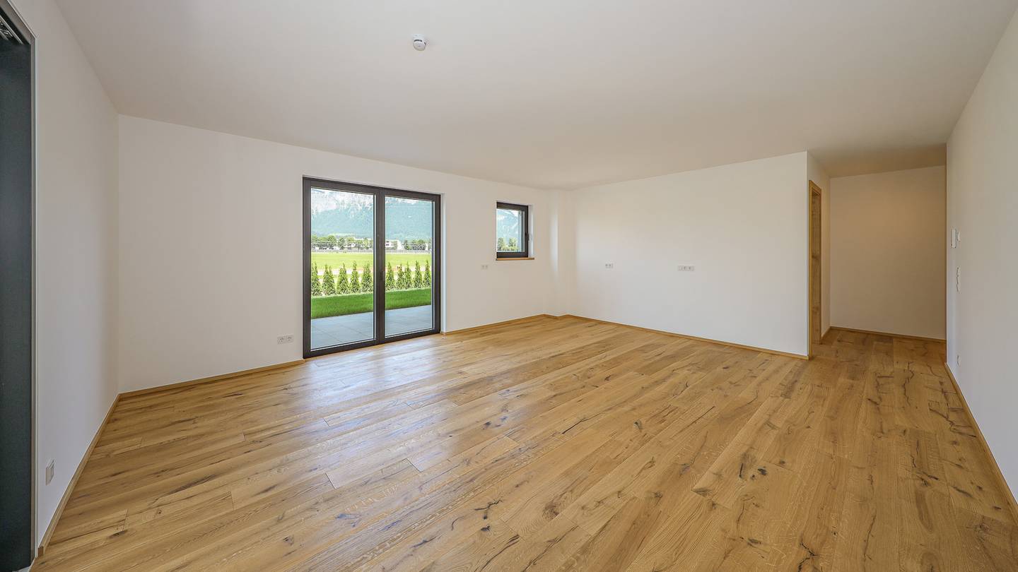 Erdgeschosswohnung mit Terrasse und Garten