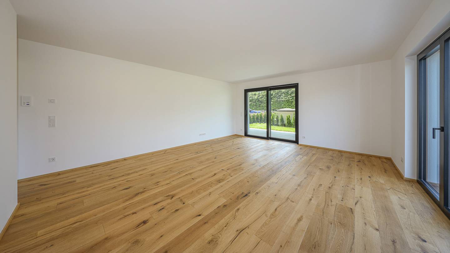 Erdgeschosswohnung mit Terrasse und Garten