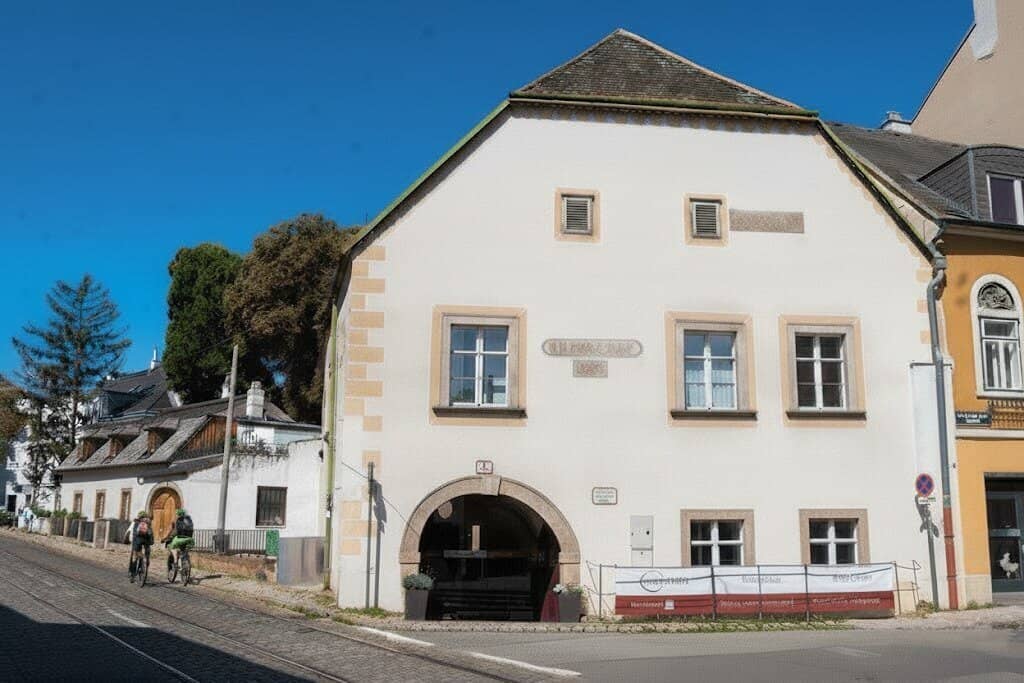 Company headquarters - business address from only €69 per month at TOPADRESSE in Döbling? No trailing punctuation here? (Note: The system may render without questions)