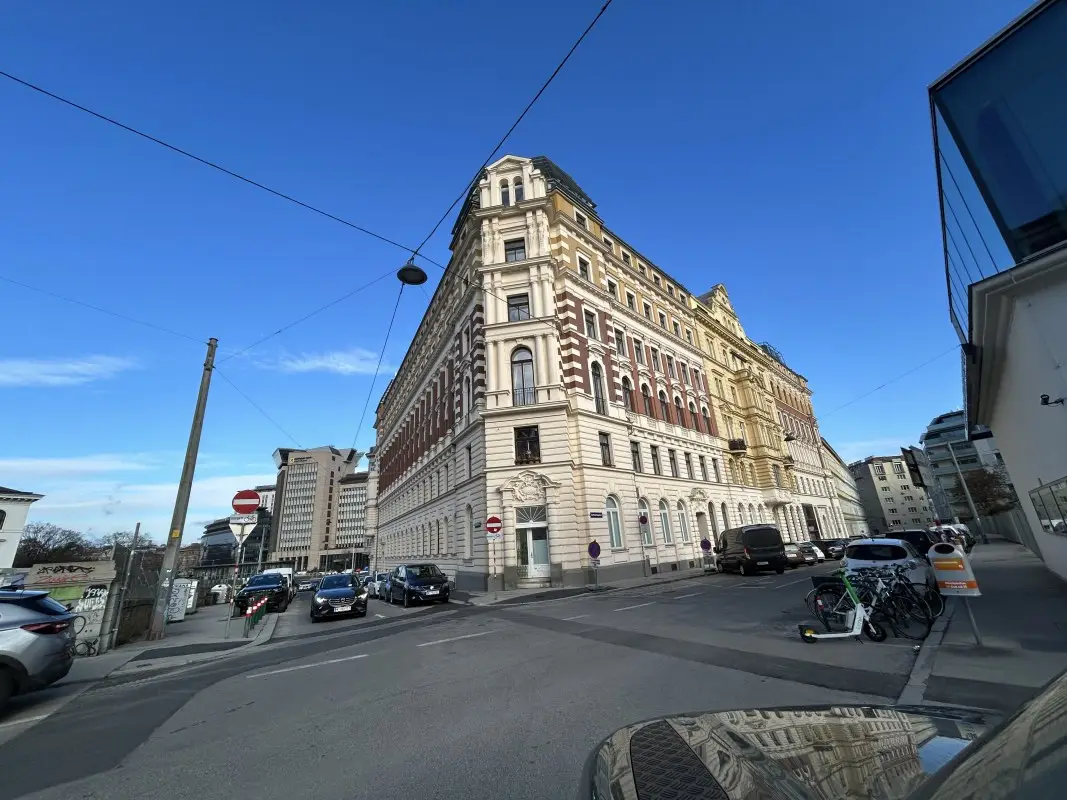 Apartment near Stadtpark in Altbau with Lift