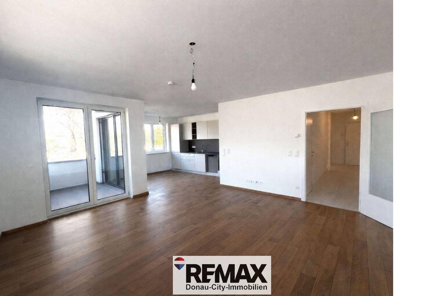 Wohnung Neubau im Zentrum mit Balkon