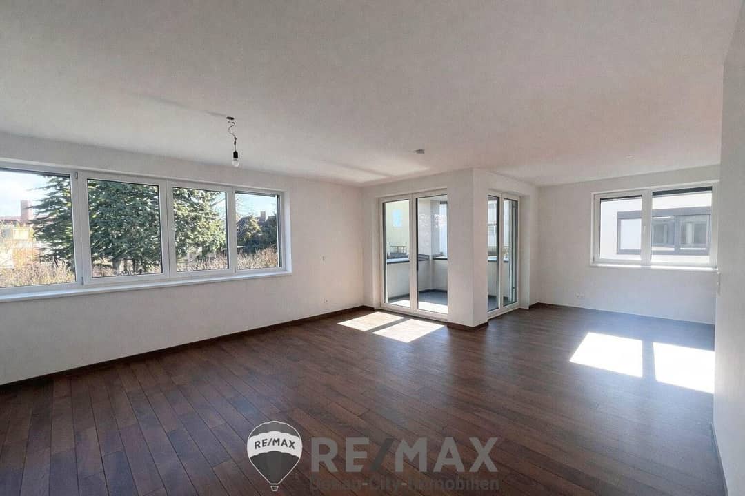 Wohnung Neubau Erstbezug Balkon Parkplatz