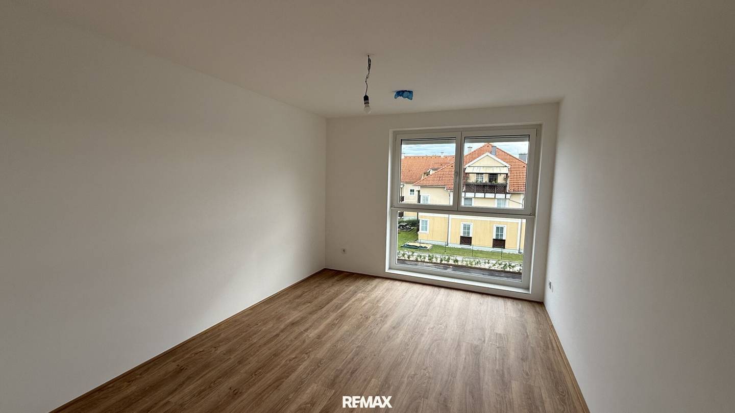 Newly built apartment with terrace and parking