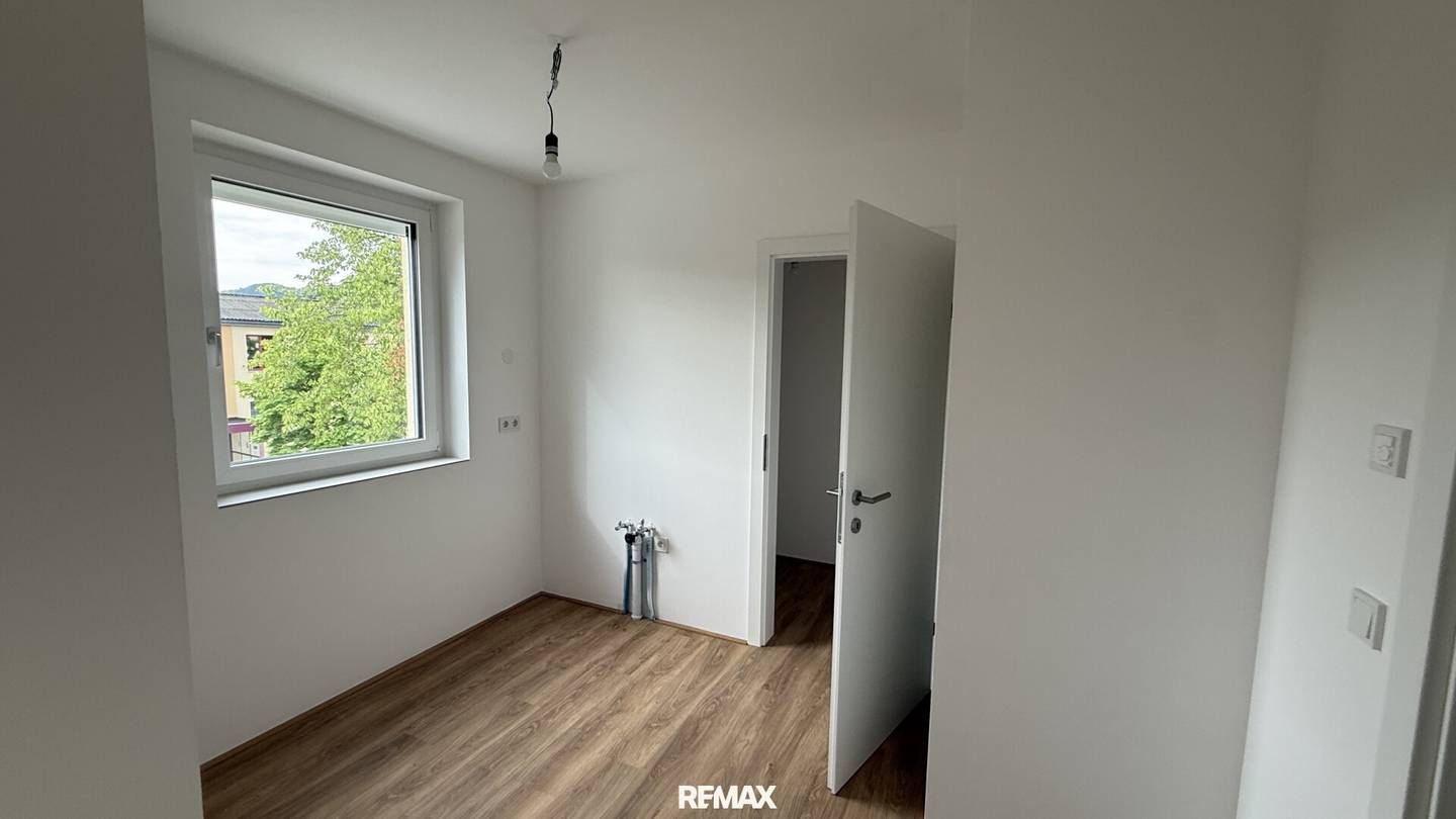 Newly built apartment with terrace and parking