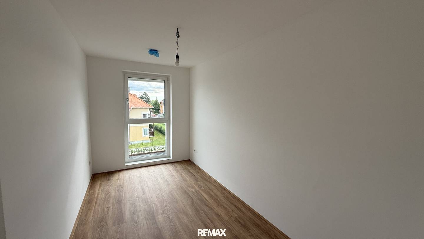 Newly built apartment with terrace and parking