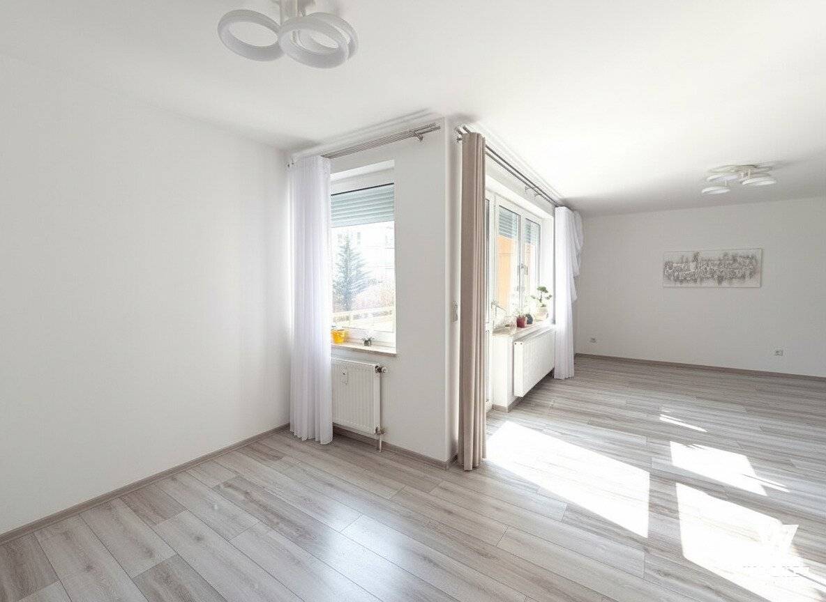 Großzügige drei Zimmer Wohnung Loggia Tiefgarage
