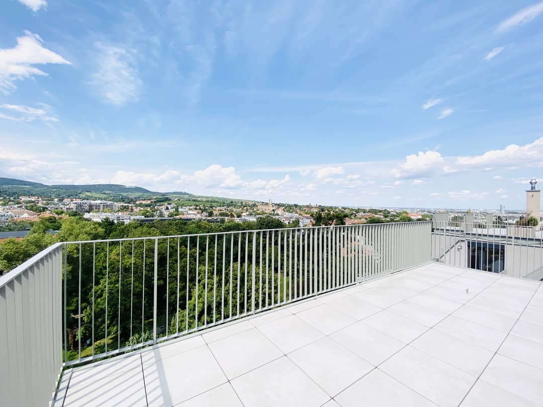 Dachgeschosswohnung mit Aussicht von der Terrasse