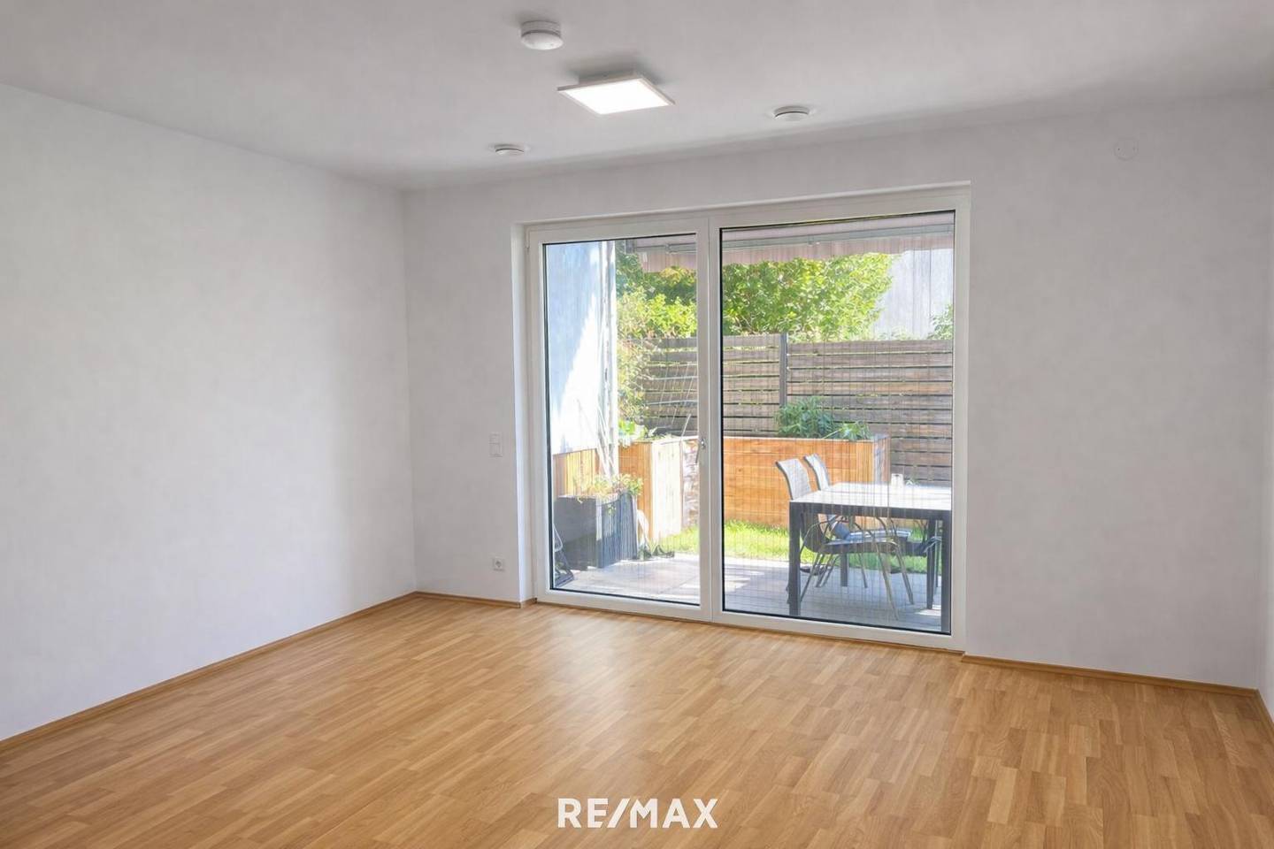 Ground floor apartment with private garden and terrace
