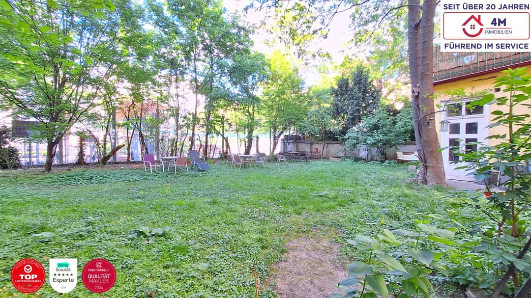 Old building apartment with courtyard view near Mariahilfer Strasse