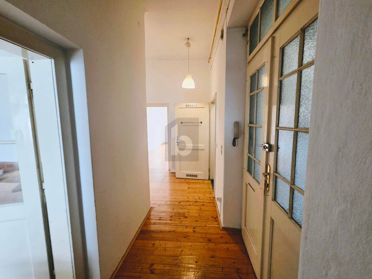 Spacious apartment in a quiet location near city centre