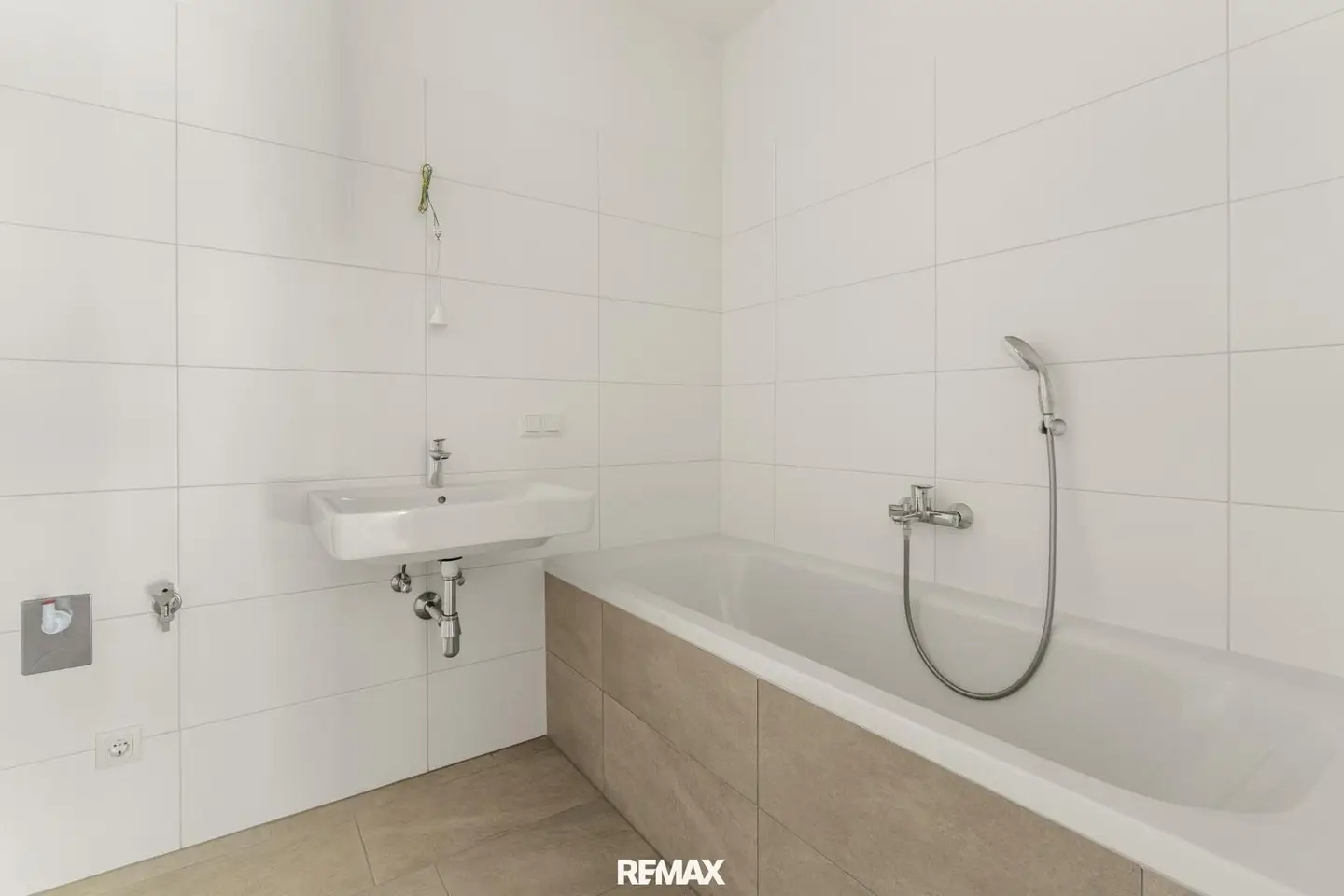 New build apartment with terrace in Krumpendorf by the Wörthersee