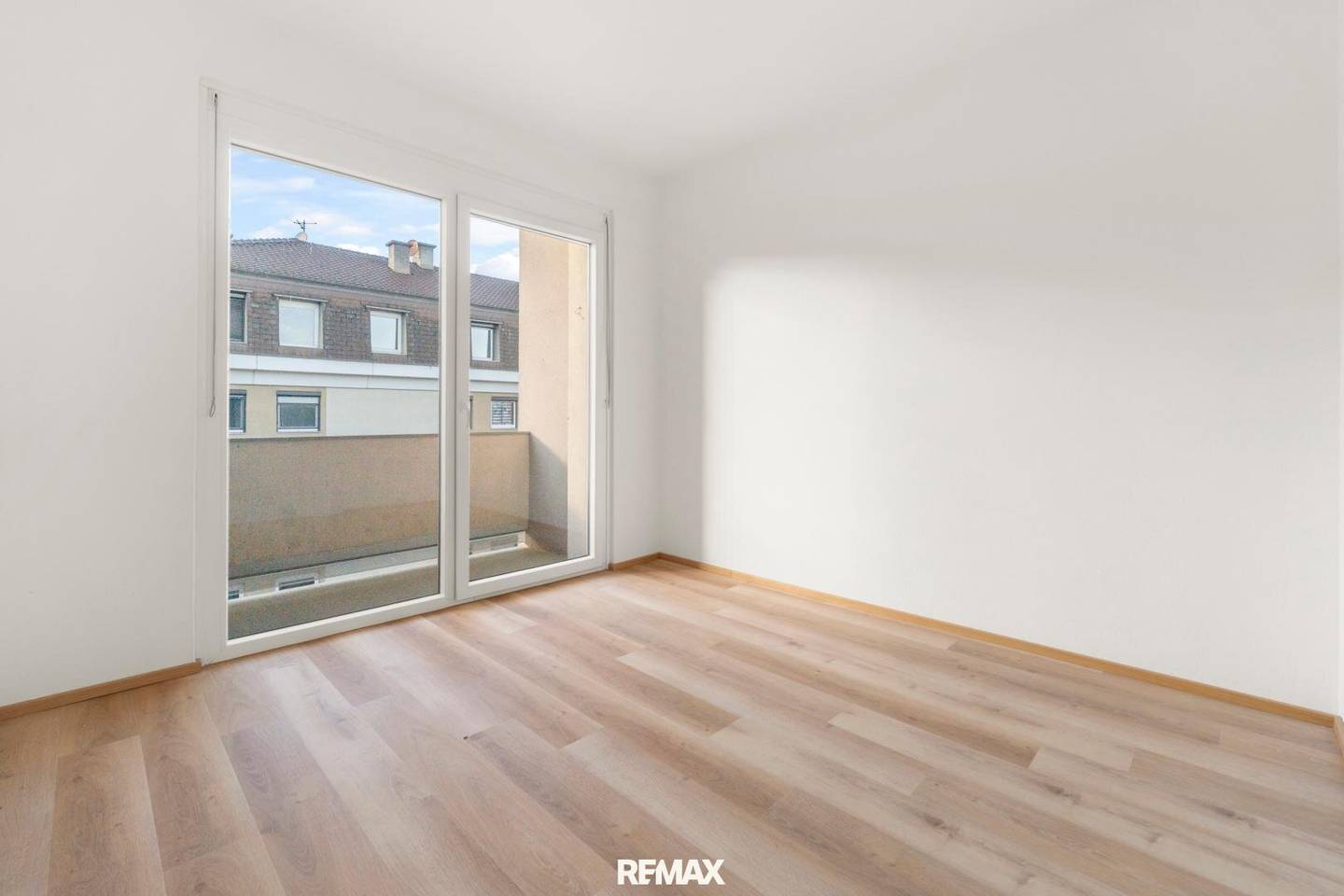 Apartment with Loggia near Kreuzbergl and City Center