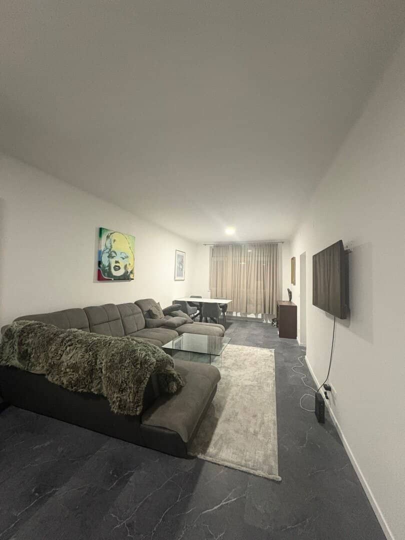 Wohnung mit großer Terrasse und Whirlpool