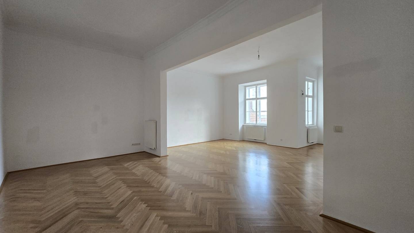 Apartment in central location with open kitchen and quiet courtyard