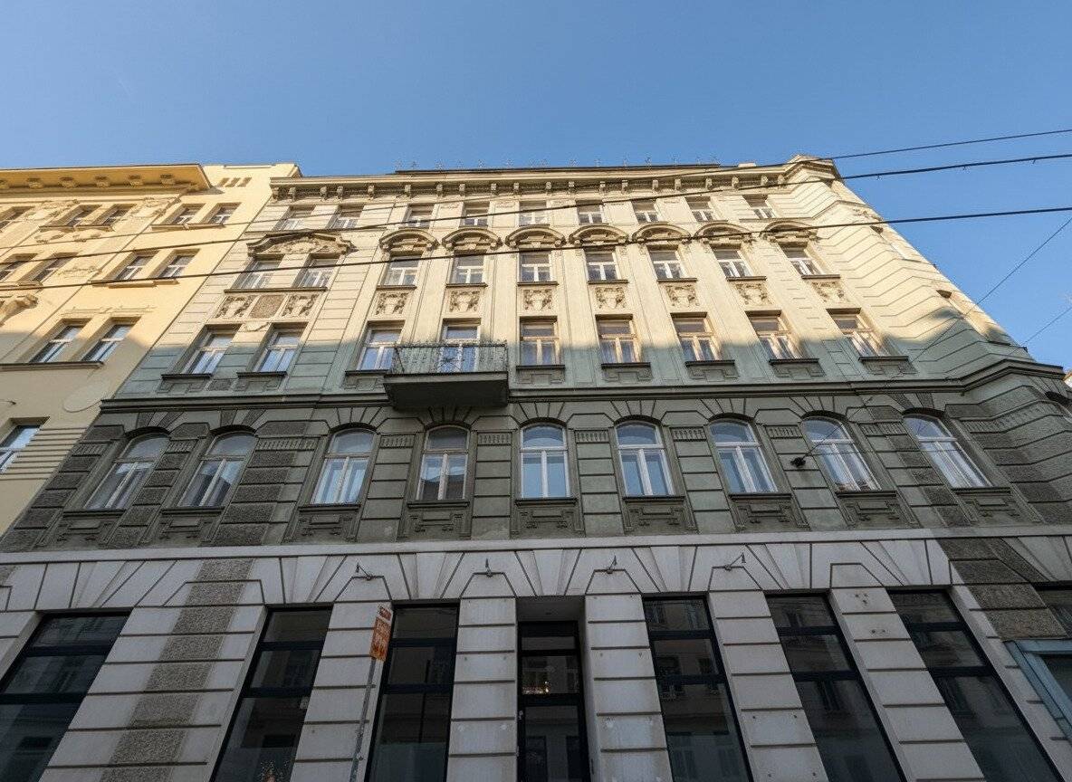 Spacious office or practice space in very good location - U-Bahn nearby